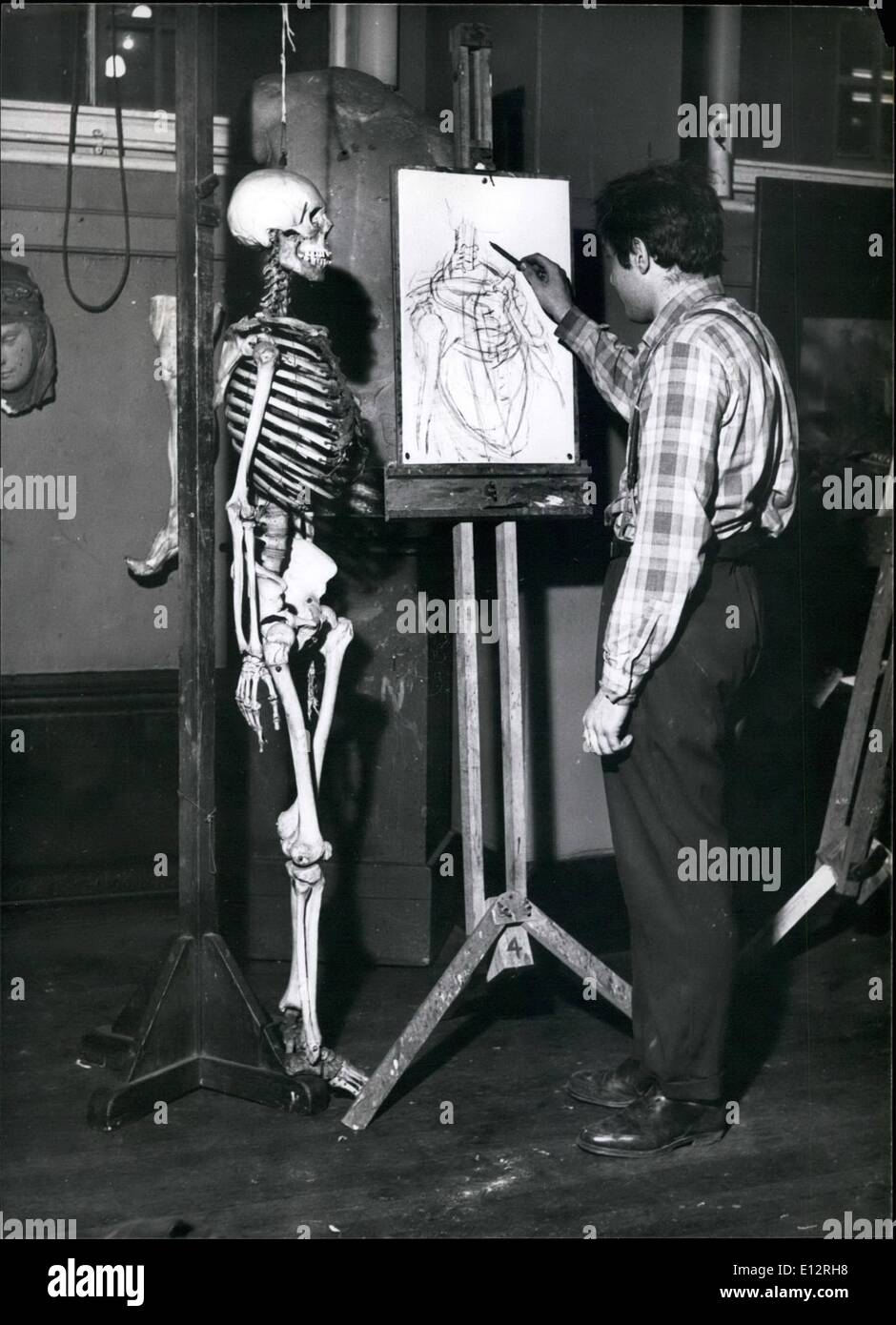 25 février 2012 - Slade Reginald étudiant études Norris et drawns anatomie un squelette. Banque D'Images