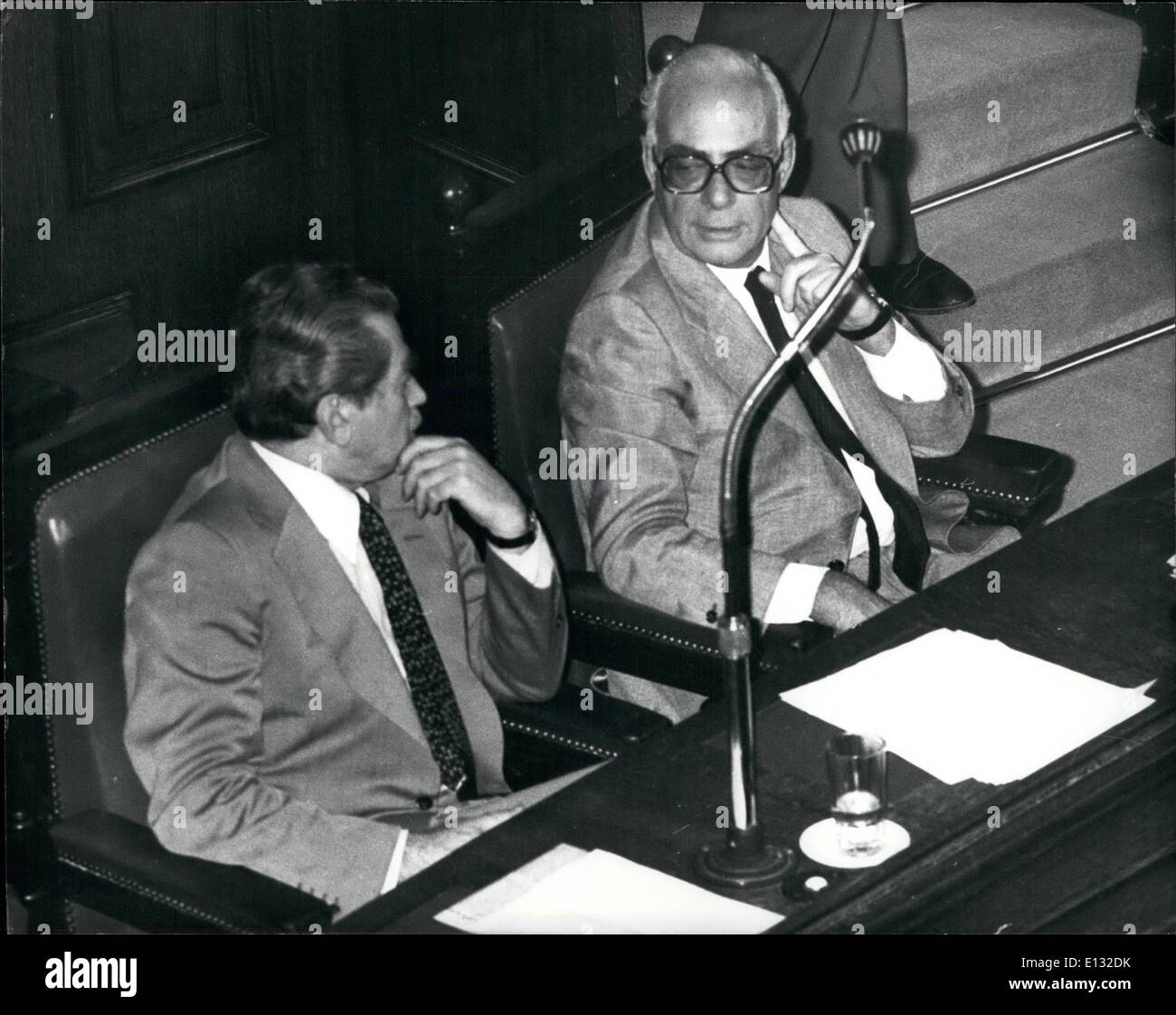 Le 26 février 2012 - novembre 1980, la Grèce entre dans l'OTAN Ã¢â€" Le Parlement grec a donné au gouvernement le vote de confiance il Banque D'Images