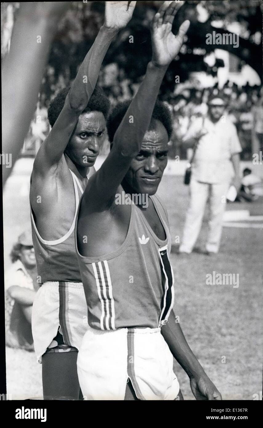 28 févr. 2012 - Mirus Yifter, 5000 m et 10 000 mètres à partir de l'Éthiopie. L'actuel champion d'Afrique centrale et dans les deux épreuves. L'un des plus grands coureurs éloignés. À sa gauche est un autre coureur éthiopien K. Telosa. Credit : Camerapix Banque D'Images