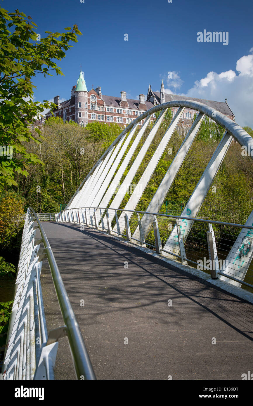 Mardyke Pont sur la rivière Lee, église St Vincents ci-dessous de Cork, Irlande Banque D'Images
