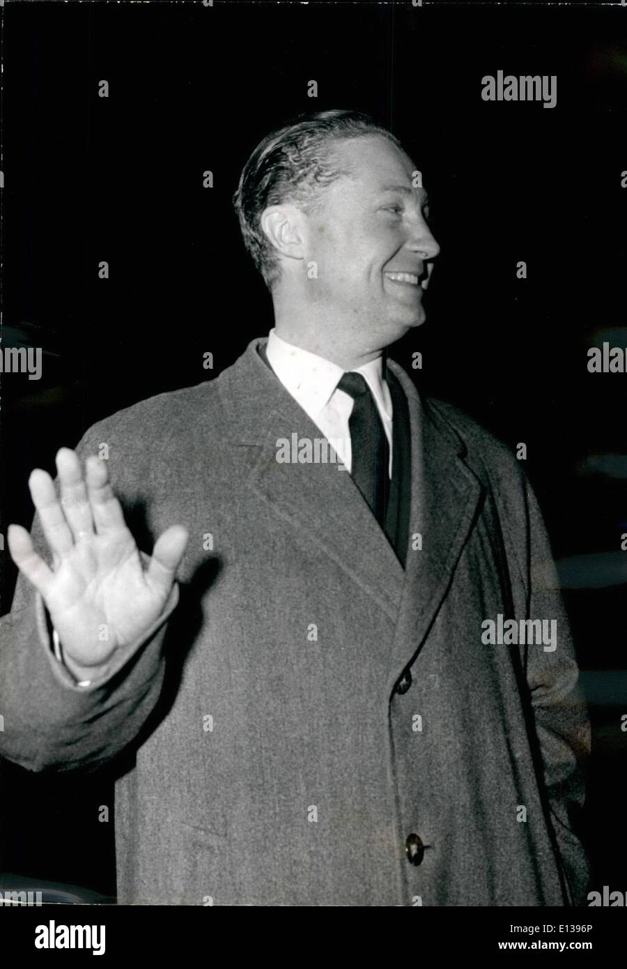 29 février 2012 - LACAZE/CAS / médecin LACOUR VISAGES COMMANDANT WAYON. Les deux ANTAGONISTES DE L'AFFAIRE LACAZE DR. LACOUR, Mme ; WALTER'S FRIEND, et HAC VISCOSE EST ALLÉ VOIR LE JUGE D'INSTRUCTION BATIGNE HIER SOIR. Ils SE FONT FACE pendant près de 8 heures. OPS. DR. LACOUR DE QUITTER LE PALAIS DE JUSTICE, à 10 heures. Banque D'Images