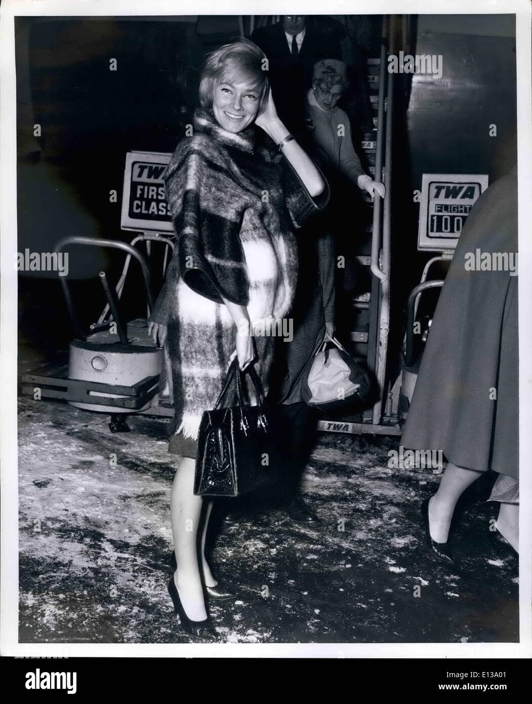 29 février 2012 - L'Aéroport International de New York, Jan 3, 1962.... Peut-actrice Britt est présente à son arrivée via TWA Superjet à partir de Banque D'Images
