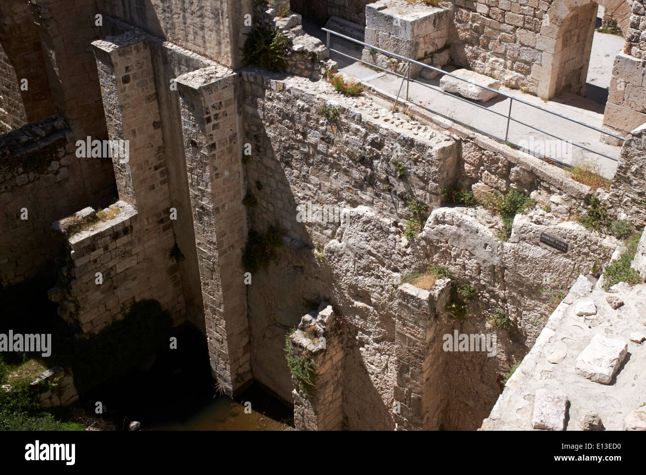 Scène à la piscine de Bethesda à Jérusalem, Israël Banque D'Images