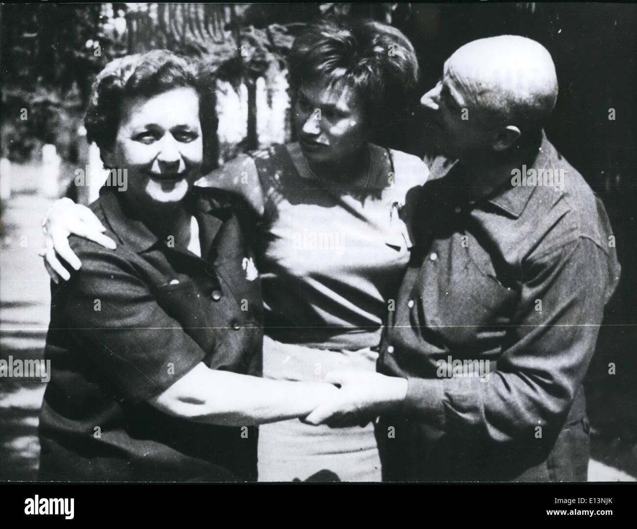 Mar. 22, 2012 - Maître de guerre schwend faussaire Friedrich a été arrêté récemment à Bonn : l'ouest-allemande de la police pourrait arrêter par hasard Friedrich Schwend, l'un des noyaux dans le projet de guerre ''Bernhard'', destiné à dévaluer la monnaie britannique en libérant des millions de livres, qui ont été forgés. Friedrich schwend a été placé en garde en sont maintenant en question comme le défendeur dans le cas de la mort subite de theophil camber il y a 32 ans, qui était aussi enged dans le ''Fonctionnement'' Bernhard Banque D'Images