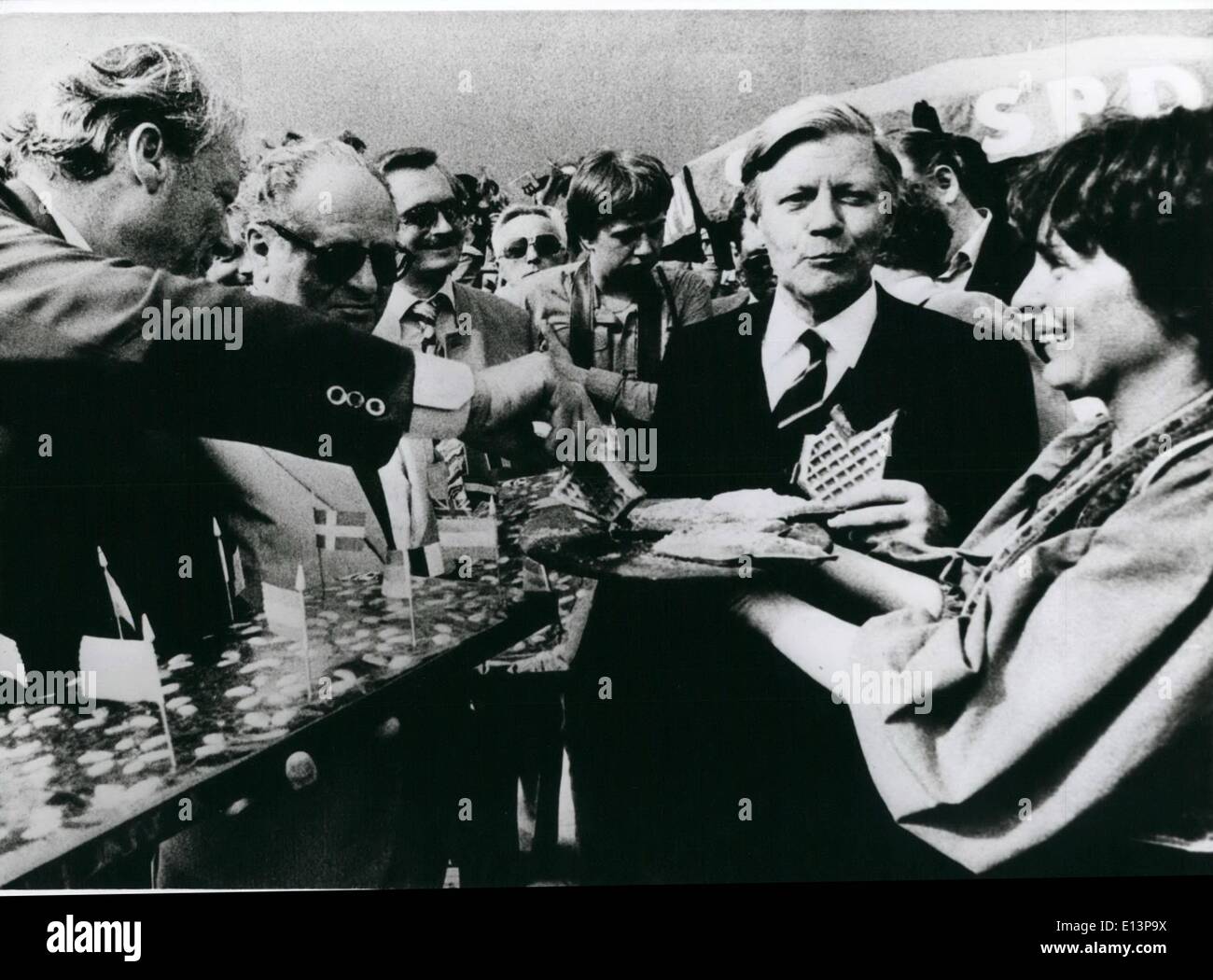 Mar. 22, 2012 - Trois chancelier s à l'europeaday du SPD à Nuremberg / west -Allemagne Helmut Schmidt, brudo Kreisky et ex -chancelier Willy Brandt. où la principale attraction de l'- - jour de la SPD, qui decoyed au 20 mai 1979 plus de 20000 personnes au marché central - de Nuremberg/west -Allemagne Banque D'Images
