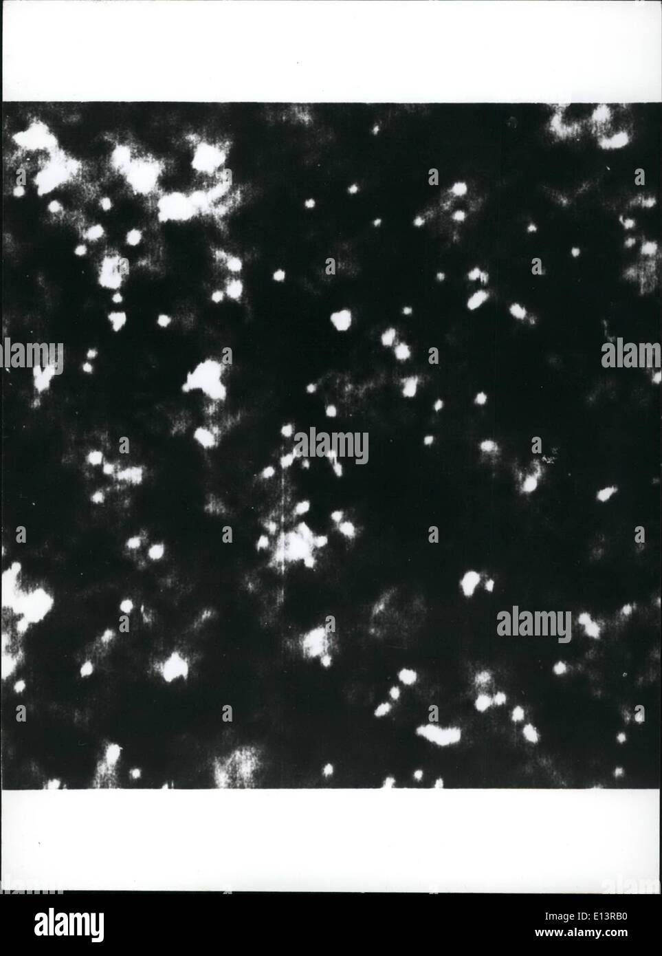 Mar. 22, 2012 - Des images d'atomes d'uranium de points lumineux sur un mince film de carbone un dixième de millionième de pouce d'épaisseur. Magnific Banque D'Images