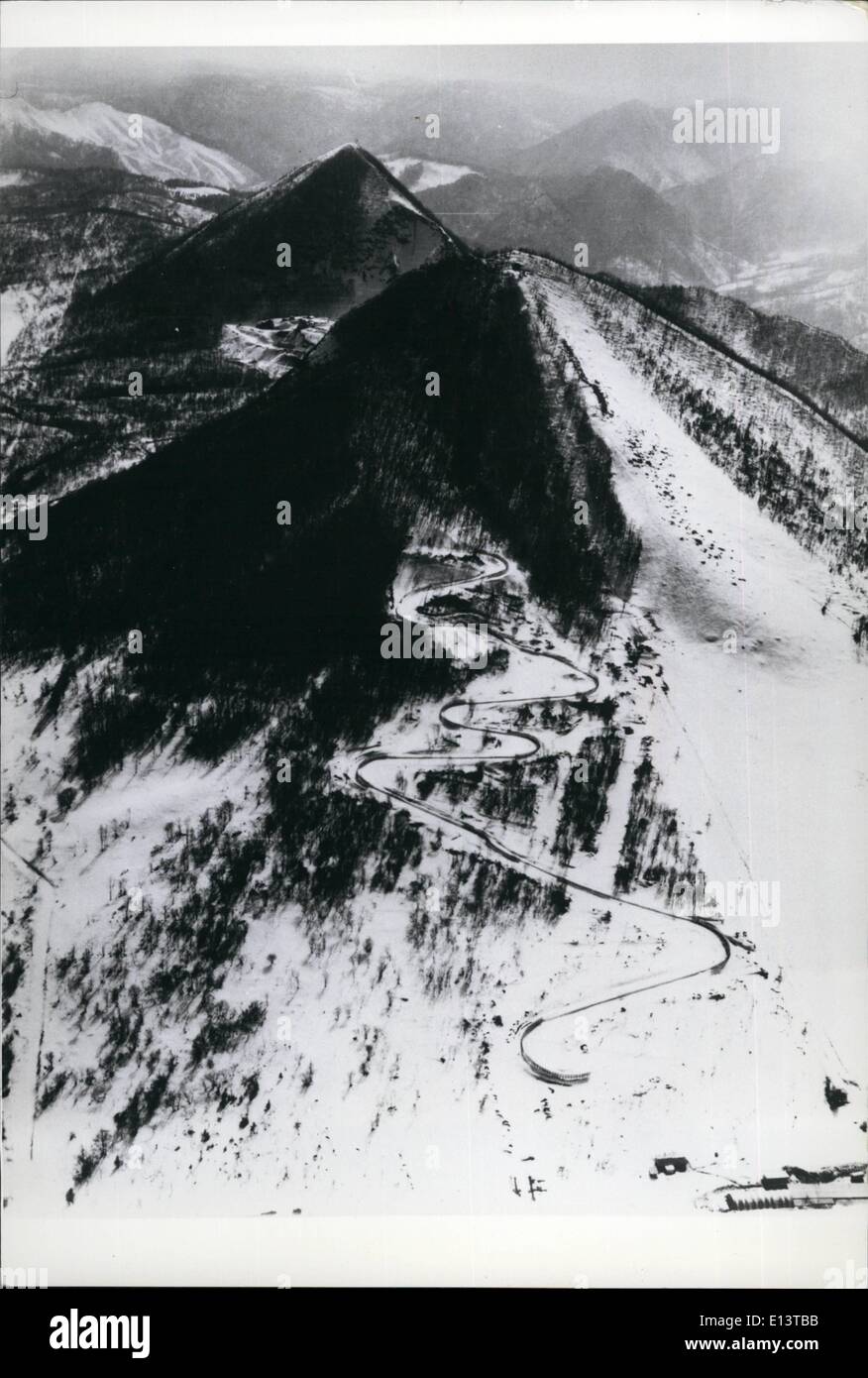 Mar. 27, 2012 - Site pour les Jeux Olympiques d'hiver de 1972. Quatorze sites pour les Jeux Olympiques d'hiver de 1972 ont été sélectionnées dans Sappero Ville, et montagnes à proximité de Hokkaido, Japon;s le nord de l'île, et la plupart des préparatifs sont déjà en cours de remodelage et de construire les différents sites pour le grand événement. Photo montre : la Luge Fujino - ce sera la première course de luge régulier mis en place au Japon, sur les pentes d'une montagne à 15 kilomètres au sud-ouest de la ville de Sapporo, sur un site adjacent au sol. Ski Fujino Banque D'Images