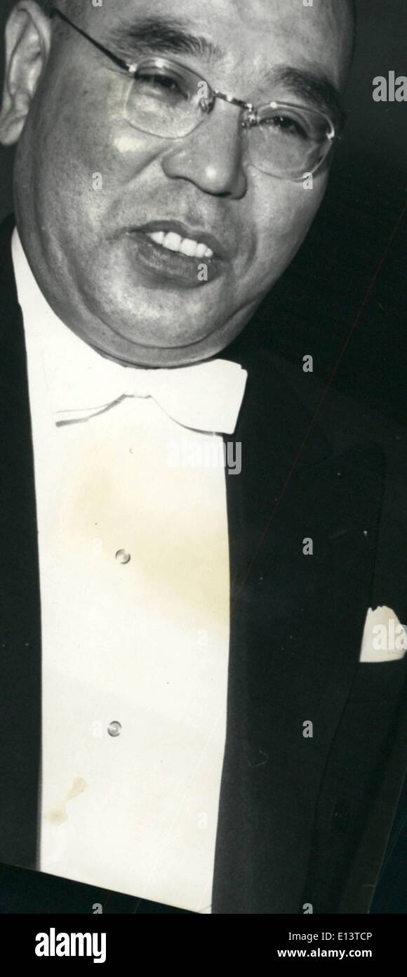 27 mars 2012 - L'actualité l'ambassadeur du Japon, Katsumi Ohno, président de livraison de République fédérale d'Allemagne, M. Heuss l'identification. Banque D'Images