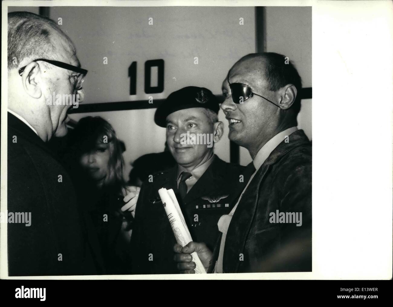 27 mars 2012 - Le Premier Ministre israélien Levi, Eskkol L, chef d'état-major général Amry Chasm Bar-Lew, et le ministre de la Défense, le général Moche Dayan, 1968 Banque D'Images