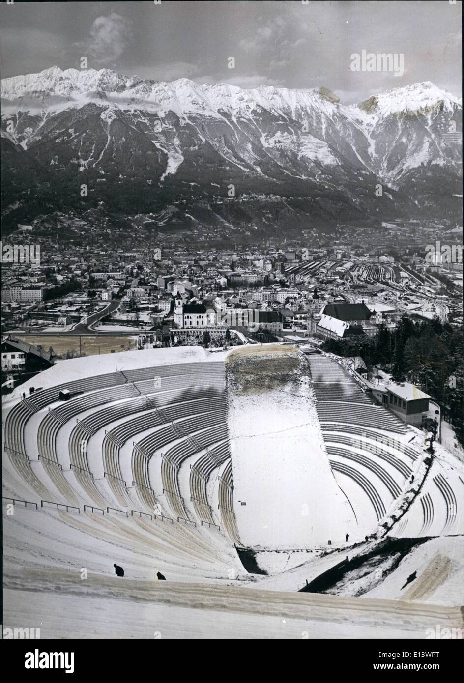 27 mars 2012 - Innsbruck - Jeux Olympiques d'hiver : Ylill Begisel - Saut en décembre 1961.U Banque D'Images