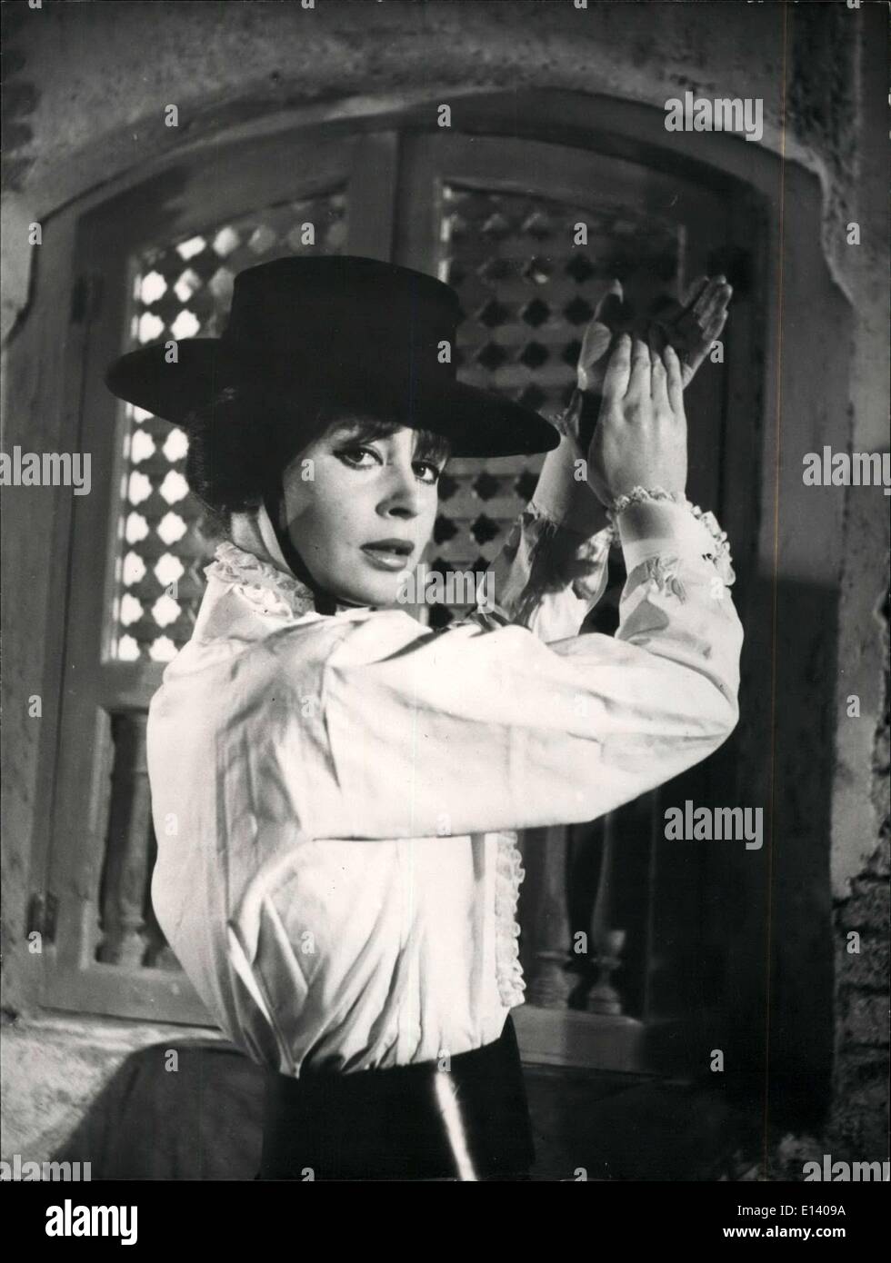 31 mars 2012 - Ce danseur de flamenco : Sarah Miles : Sarah Miles joue le rôle d'une danseuse de flamenco dans la photo ''La cérémonie'' en face de Laurence Harvey. Tournage de la photo vient de commencer en Espagne. Photo montre Sarah Miles apparaissant comme une danseuse de flamenco dans ''La cérémonie' Banque D'Images