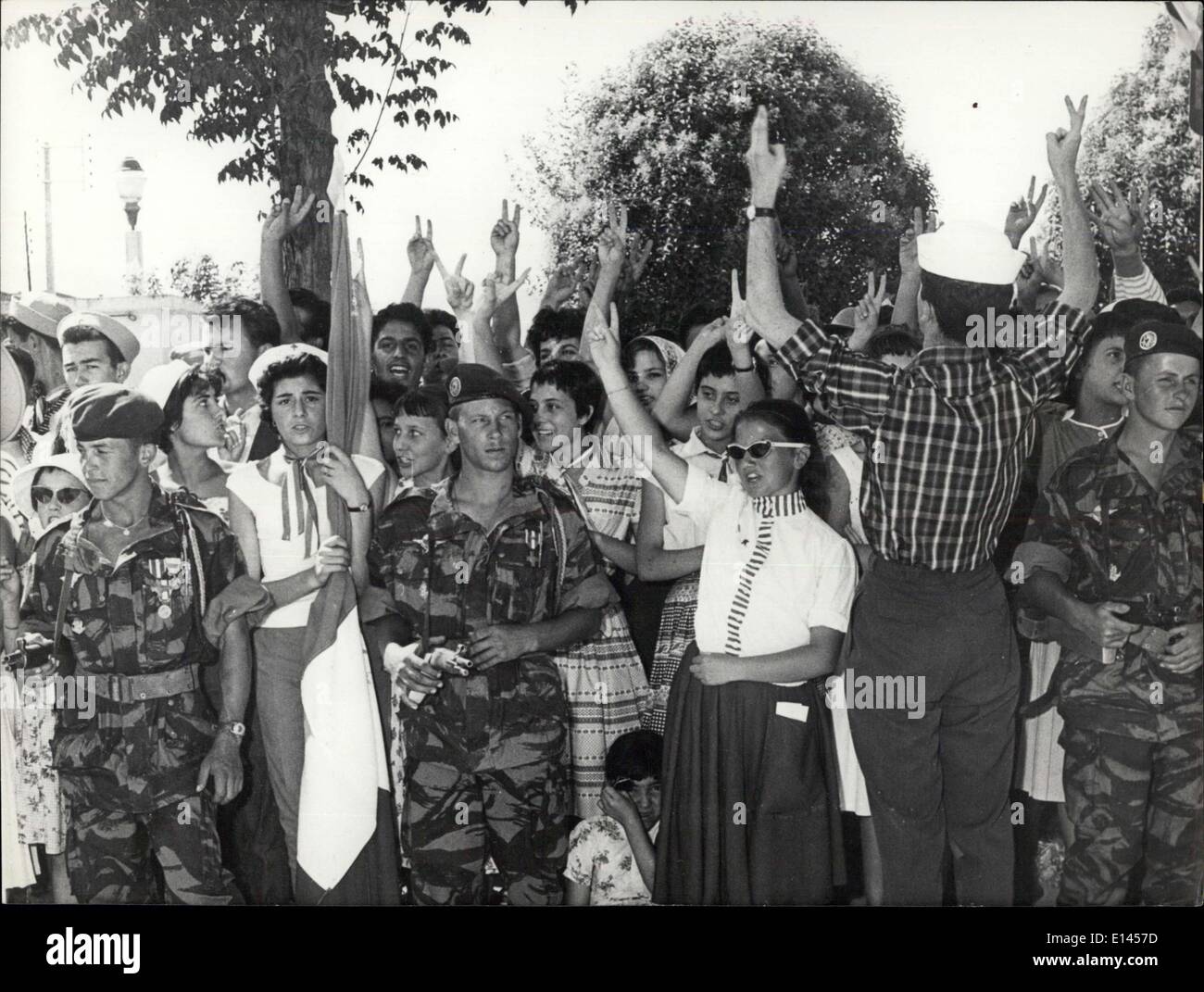 Avril 04, 2012 - Le Général de Gaulle à Alger (Algérie) Photo montre : Avant de la préfecture de la ville, le général De Gaulle fait une Brieve Allocution. Banque D'Images
