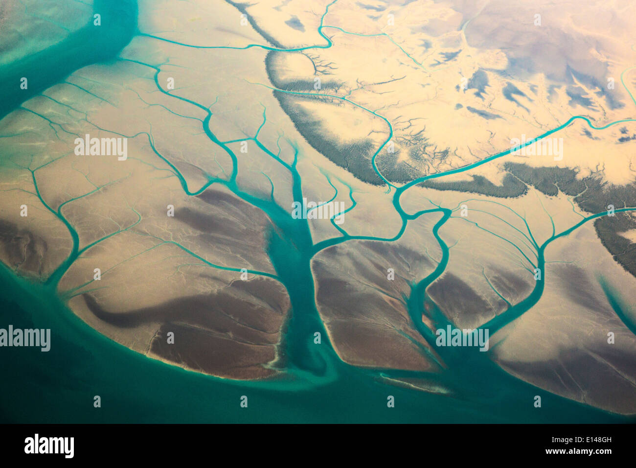Emirats arabes unis, dubaï, vue sur la côte de l'Iran près de persan ou Golfe Arabique. Aerial Banque D'Images