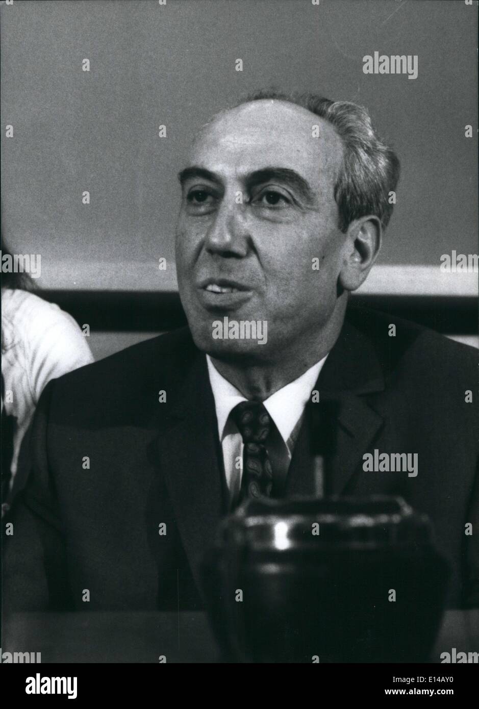 Le 17 avril 2012 - Réalisateur Costa Graves et de l'acteur français Yves Montana a tenu une conférence pré à l'occasion du premier ministre dans la maison de son film ''Confession'' dessiné par un s'est d'Arthur London, ancien Ministre Tchèque o. Banque D'Images