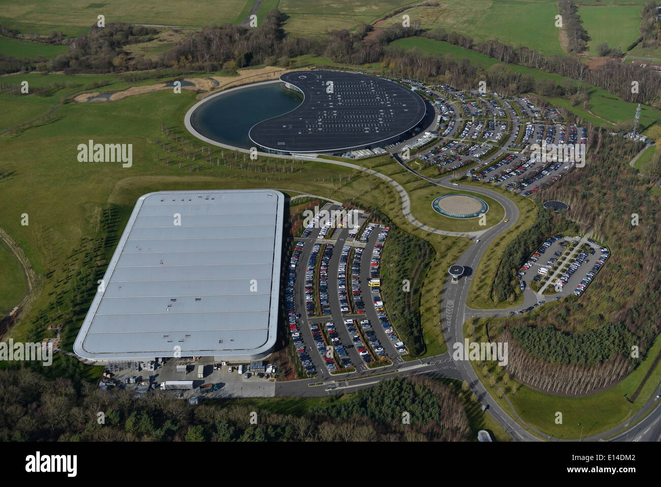 Une vue aérienne du centre technique Mclaren près de Woking UK Banque D'Images