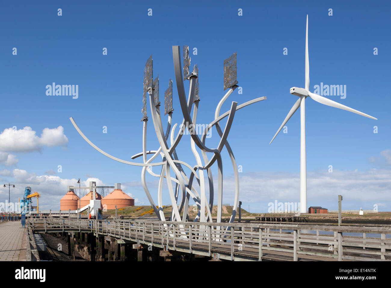 L'esprit de Staithes, éolienne et Alcan travaille à Blyth, Northumberland Banque D'Images