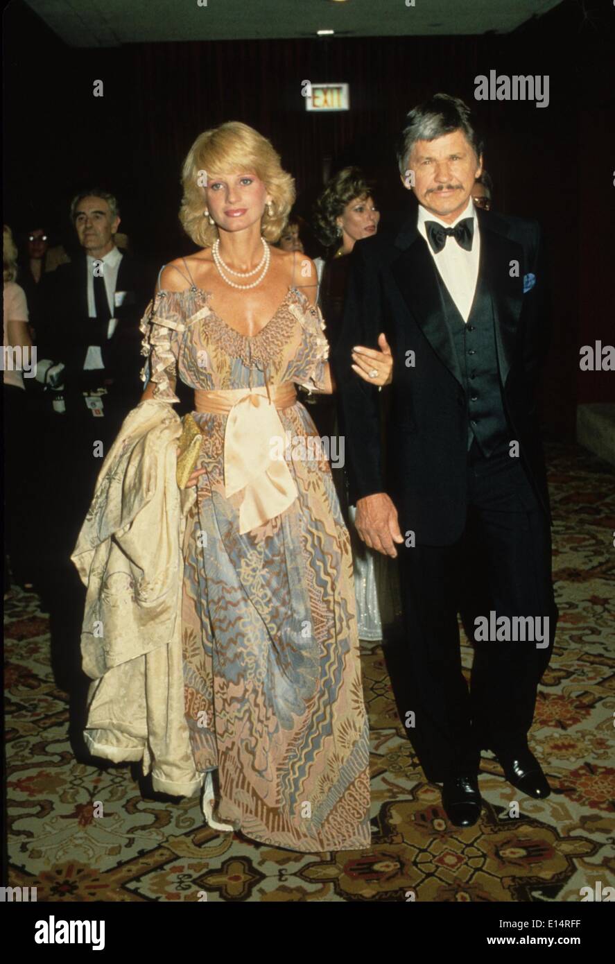 CHARLES BRONSON Jill Ireland 1982.e6143.Fourni par Photos, inc.(Image Crédit : © Fourni par Globe Photos, Inc/Globe Photos/ZUMAPRESS.com) Banque D'Images