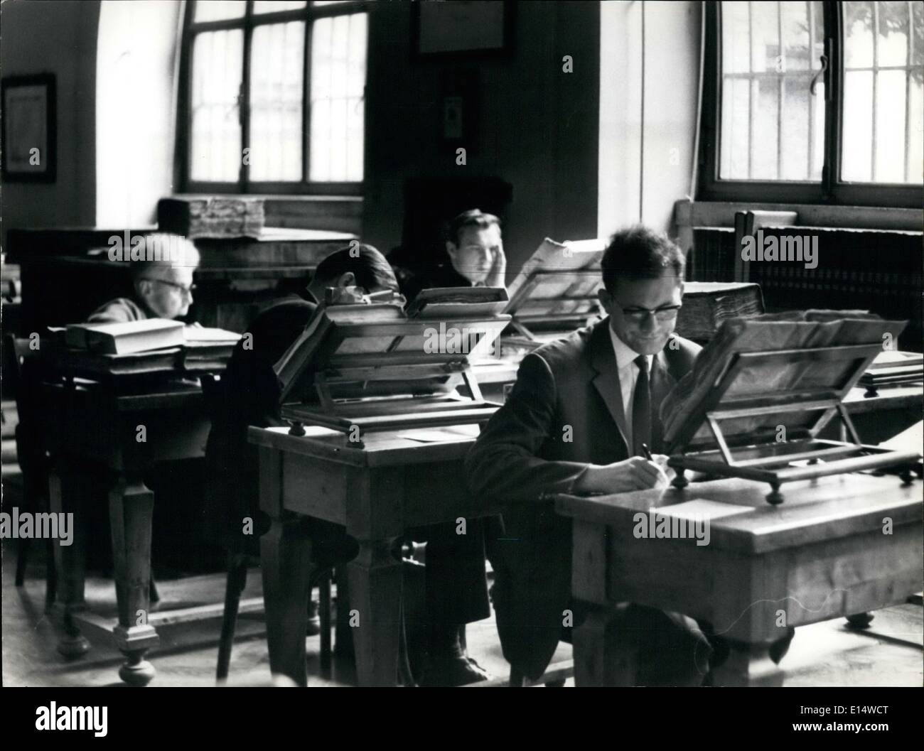 Avril 18, 2012 - La lecture de l'Archive Secret du Vatican. Banque D'Images