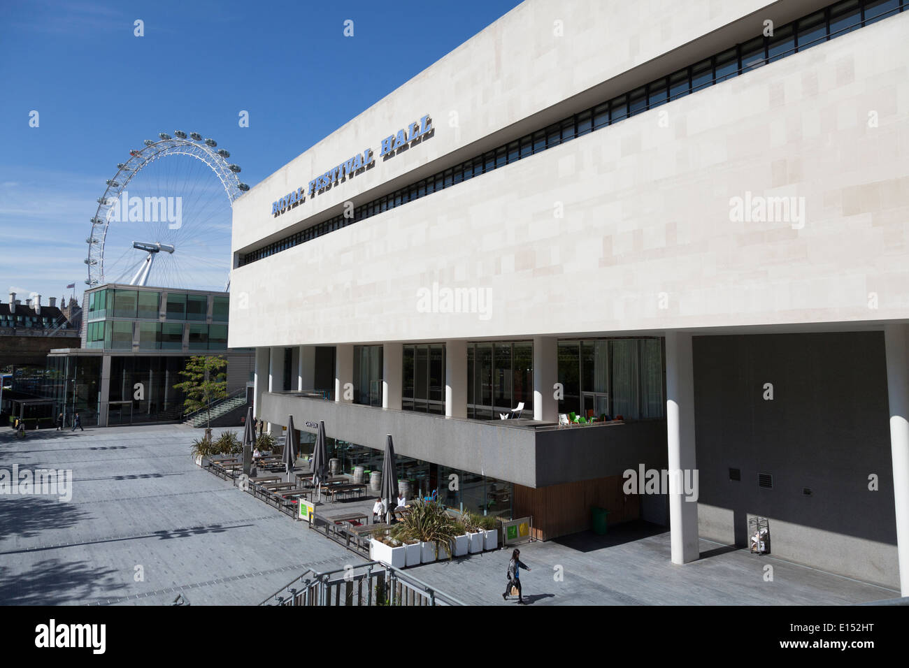 Le Royal Festival Hall de Londres à l'extérieur. Banque D'Images