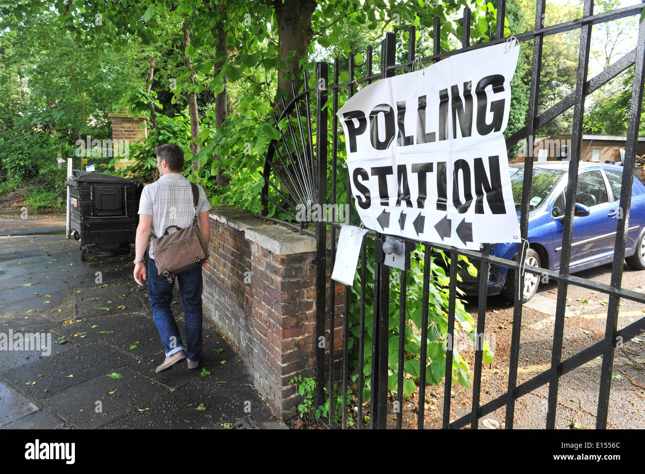 Twickenham, London, UK. 22 mai 2014. Visitez le bureau de vote des électeurs à Twickenham à voter pour les élections européennes et locales. Crédit : Matthieu Chattle/Alamy Live News Banque D'Images