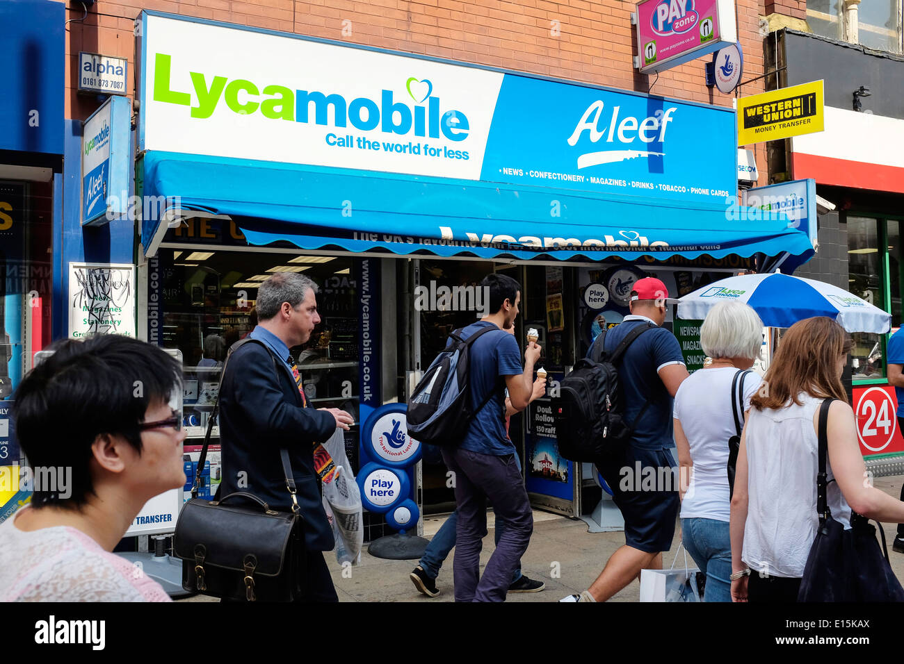 Un Lycamobile shop/dans le centre-ville de Manchester UK Banque D'Images