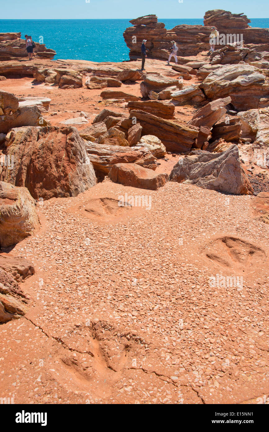 L'Australie, Australie occidentale, Broome, Gantheaume Point. Réplique de 130 millions d'années empreintes de dinosaures. Banque D'Images
