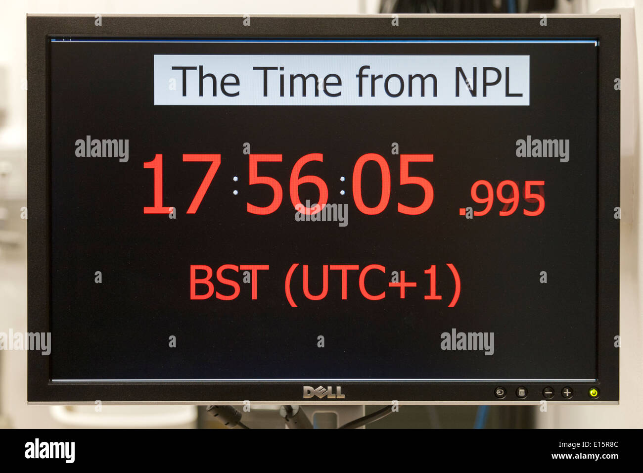 L'affichage numérique indique le temps précis lié à l'horloge atomique / horloges. National Physical Laboratory (NPL) Teddington London UK Banque D'Images