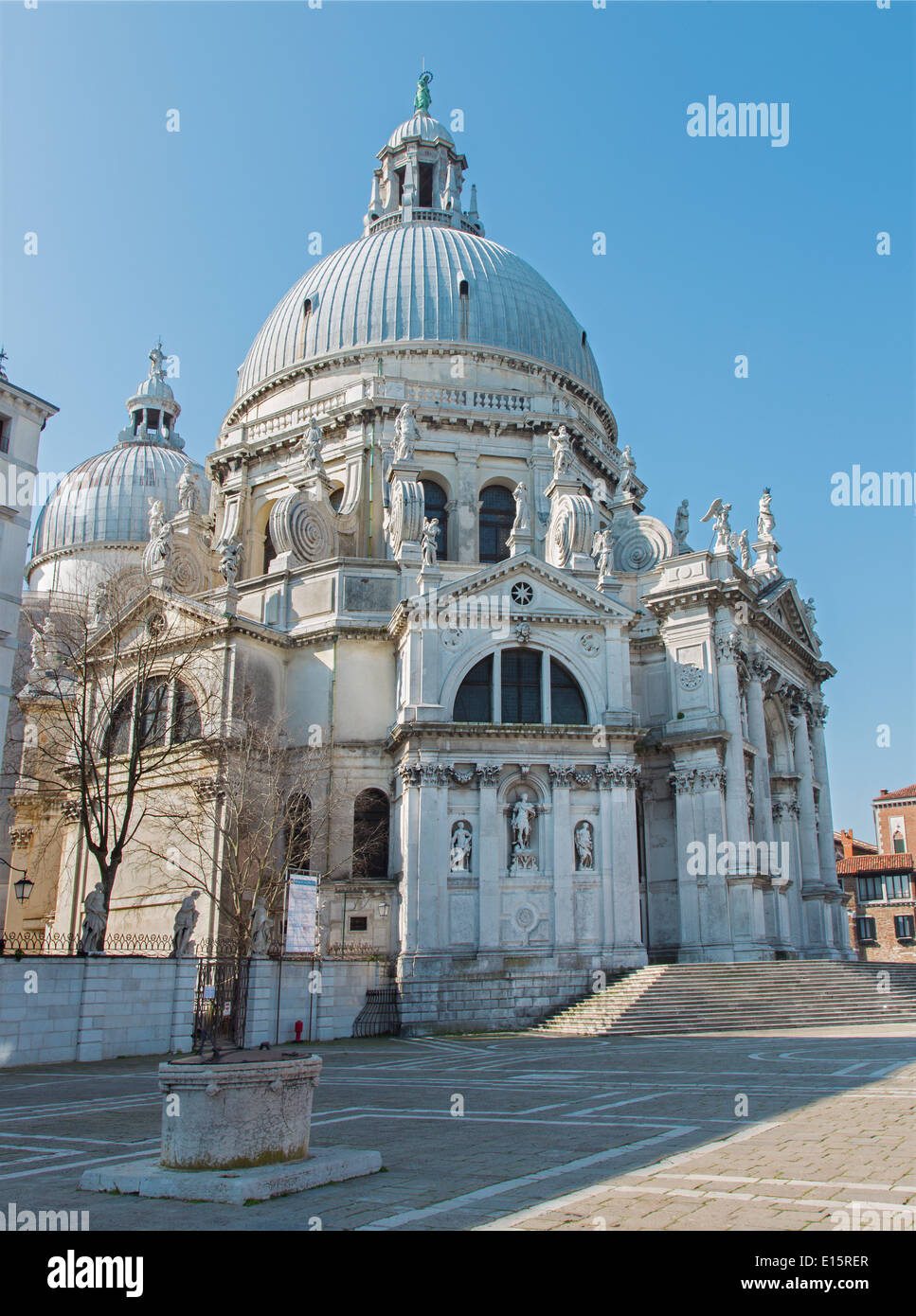 Venise - Santa Maria della Salute Eglise dans la lumière du matin Banque D'Images