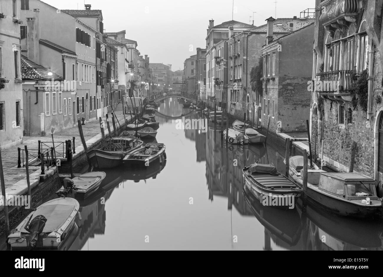 Venise - Fondamenta de la Sensa et canal en matin de ponte de la Malvasia pont. Banque D'Images