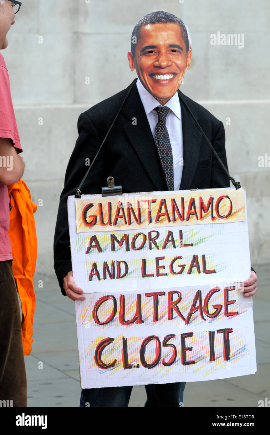 Protestation de Guantanamo, Trafalgar Square, Londres. Protestation contre la détention sans procès de terroristes présumés à Guantanamo Bay, dont certains sont là depuis plus de 12 ans. Banque D'Images