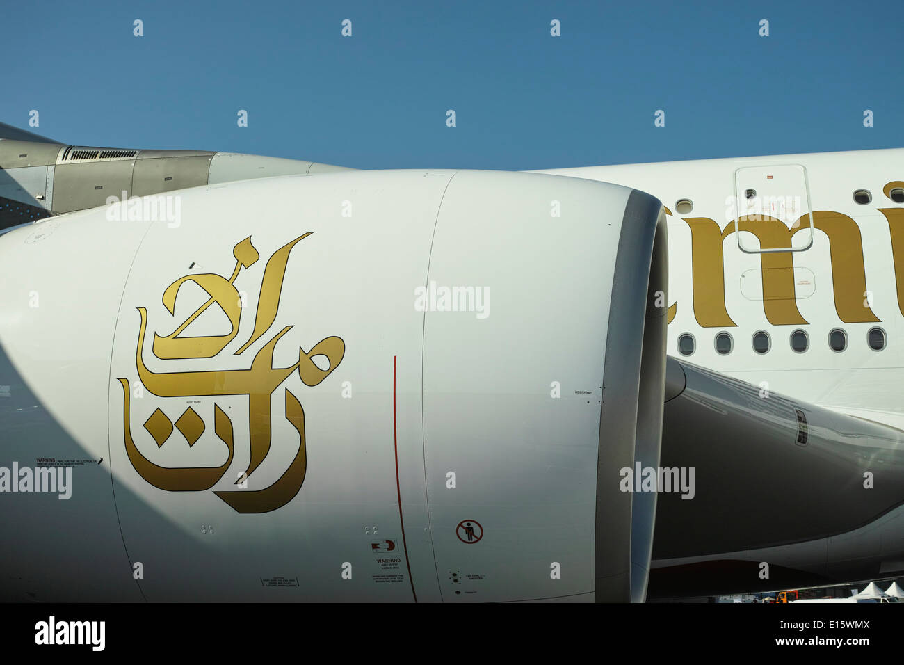 Airbus A380-800 de la compagnie aérienne Emirates. L'affichage à l'Airshow ILA Berlin 2014. Le moteur et le fuselage de détails. Banque D'Images