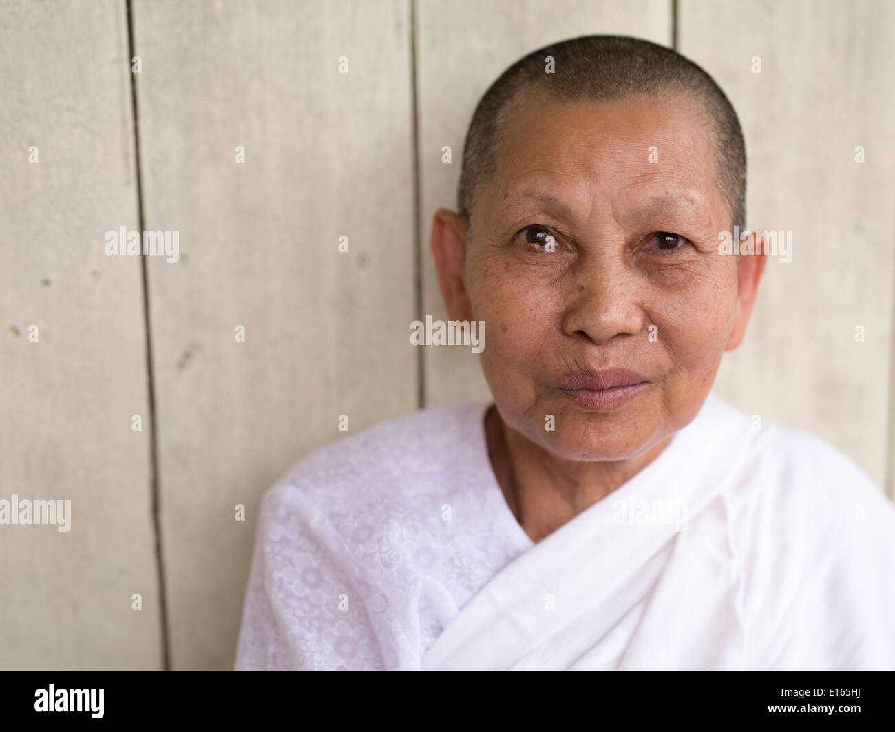 La nonne bouddhiste cambodgien au mariage de Suon Kosal (groom) et Sara Pao (mariée) Siem Reap, Cambodge Banque D'Images