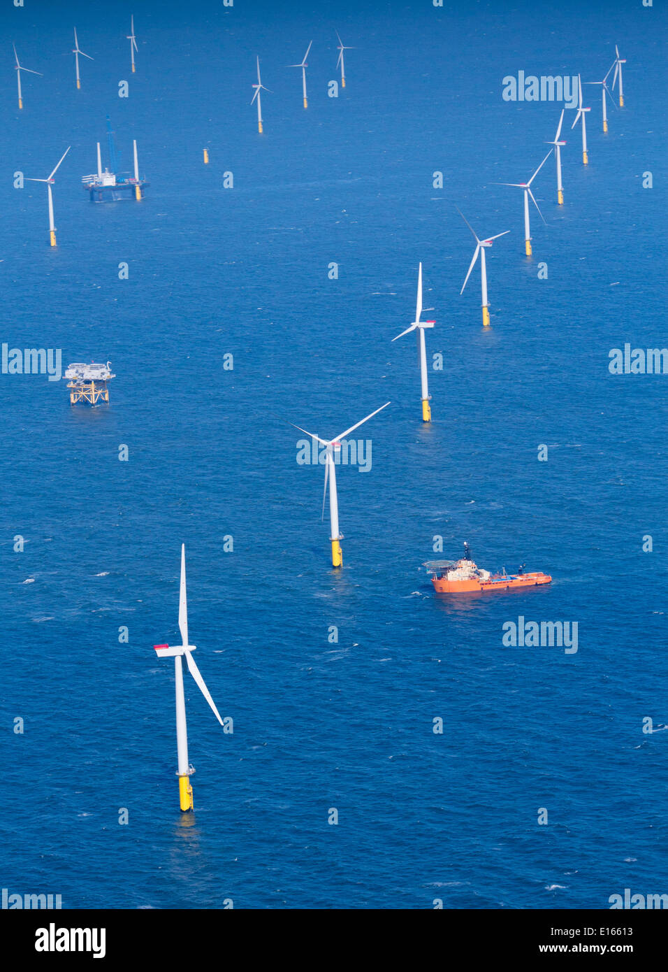 Gwynt y Mor ferme éolienne au large de la côte nord du Pays de Galles UK Banque D'Images