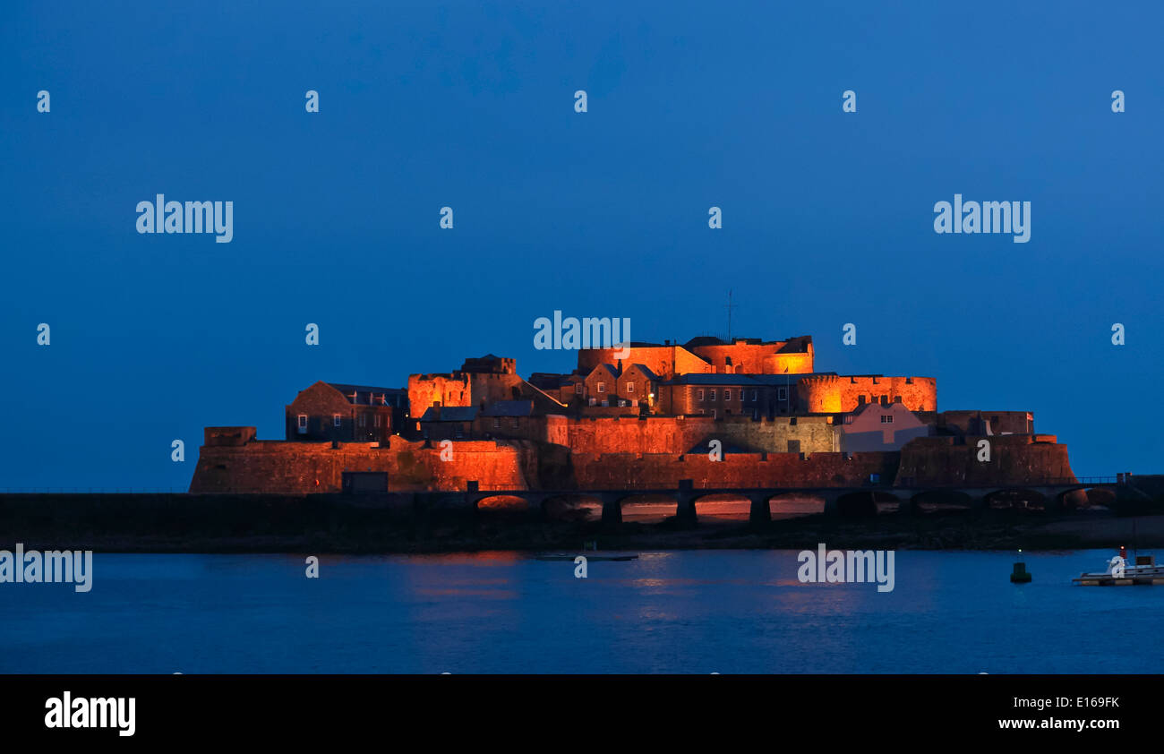 9189. St Peter Port, Castel Cornet par nuit, Guernsey, Channel Islands, Royaume-Uni, Europe Banque D'Images