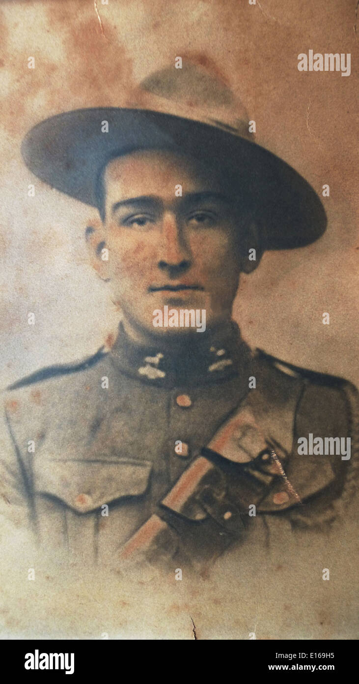 Portrait de WW1 soldat canadien Thomas John Entwistle qui a servi en France 1916 KATHY DEWITT Banque D'Images