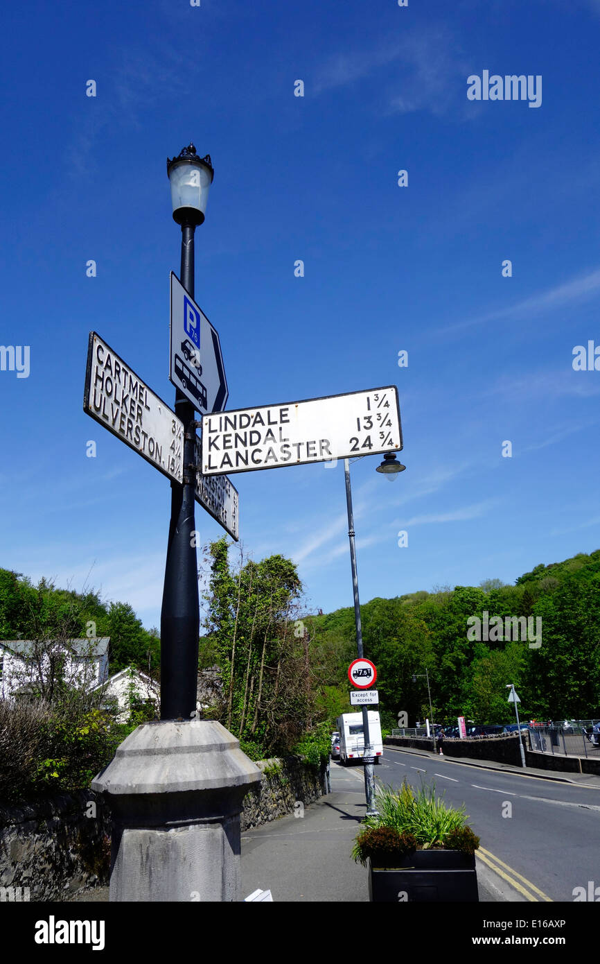 Metal Road Sign, Grange-Over-Sands, Cumbria, Angleterre, Royaume-Uni Banque D'Images