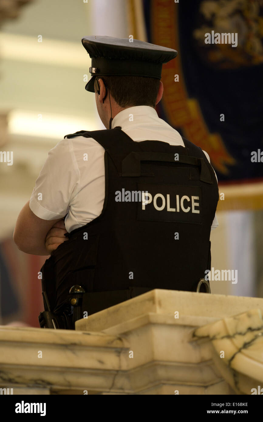 Belfast, Royaume-Uni 23 Mai 2014 sur la police patrouille à des élections locales dans la région de Belfast Crédit : Bonzo/Alamy Live News Banque D'Images