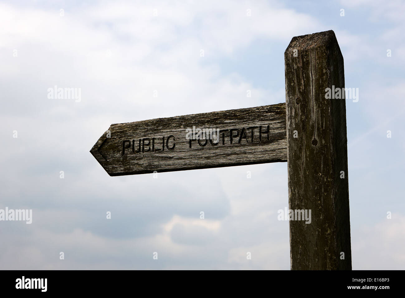 Sentier public britannique signe en bois Banque D'Images