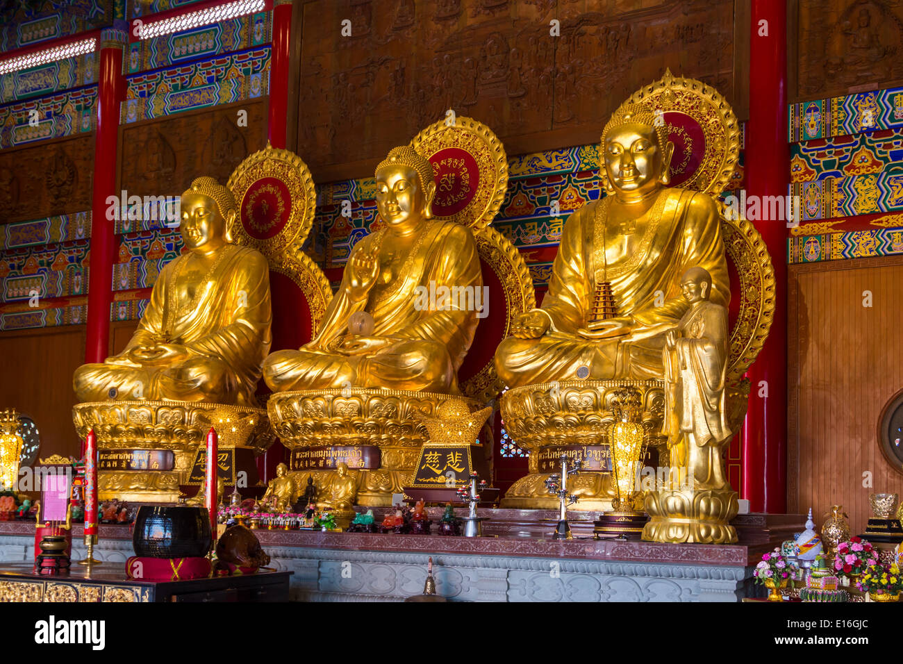 Statues bouddhiques de Temple chinois en Thaïlande Banque D'Images