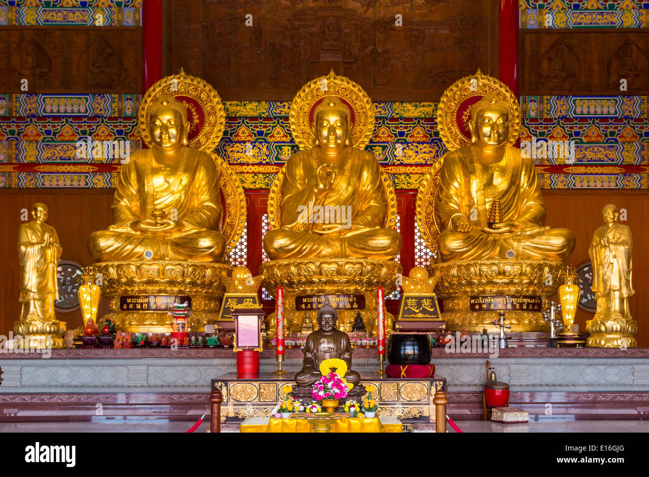 Statues bouddhiques de Temple chinois en Thaïlande Banque D'Images