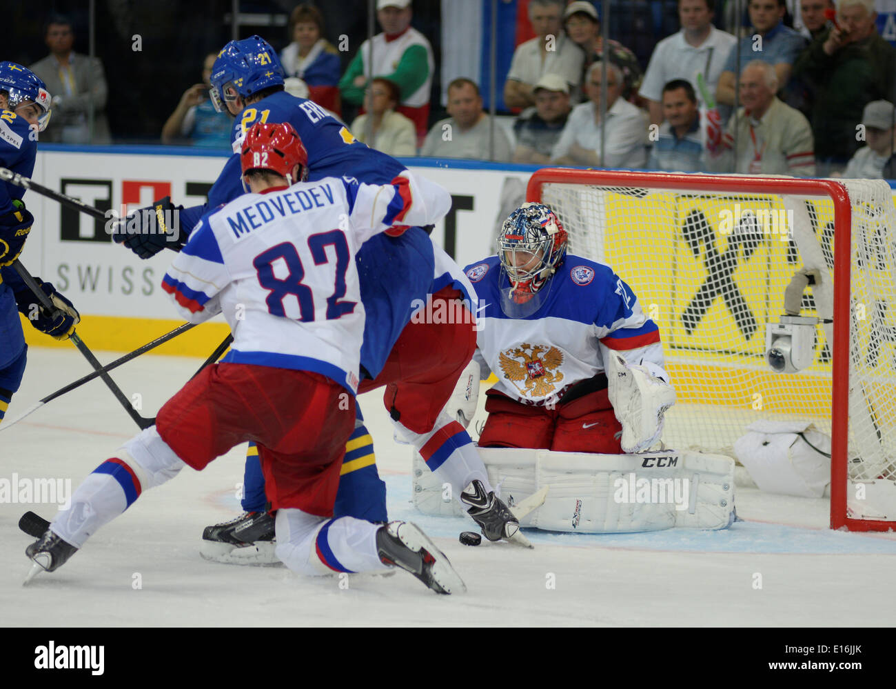 Sergueï BOBROVSKI (72) de la Russie enregistre la rondelle au cours de 2014 de l'IIHF Championnat du Monde de Hockey sur glace à Minsk Arena match de demi-finale Banque D'Images