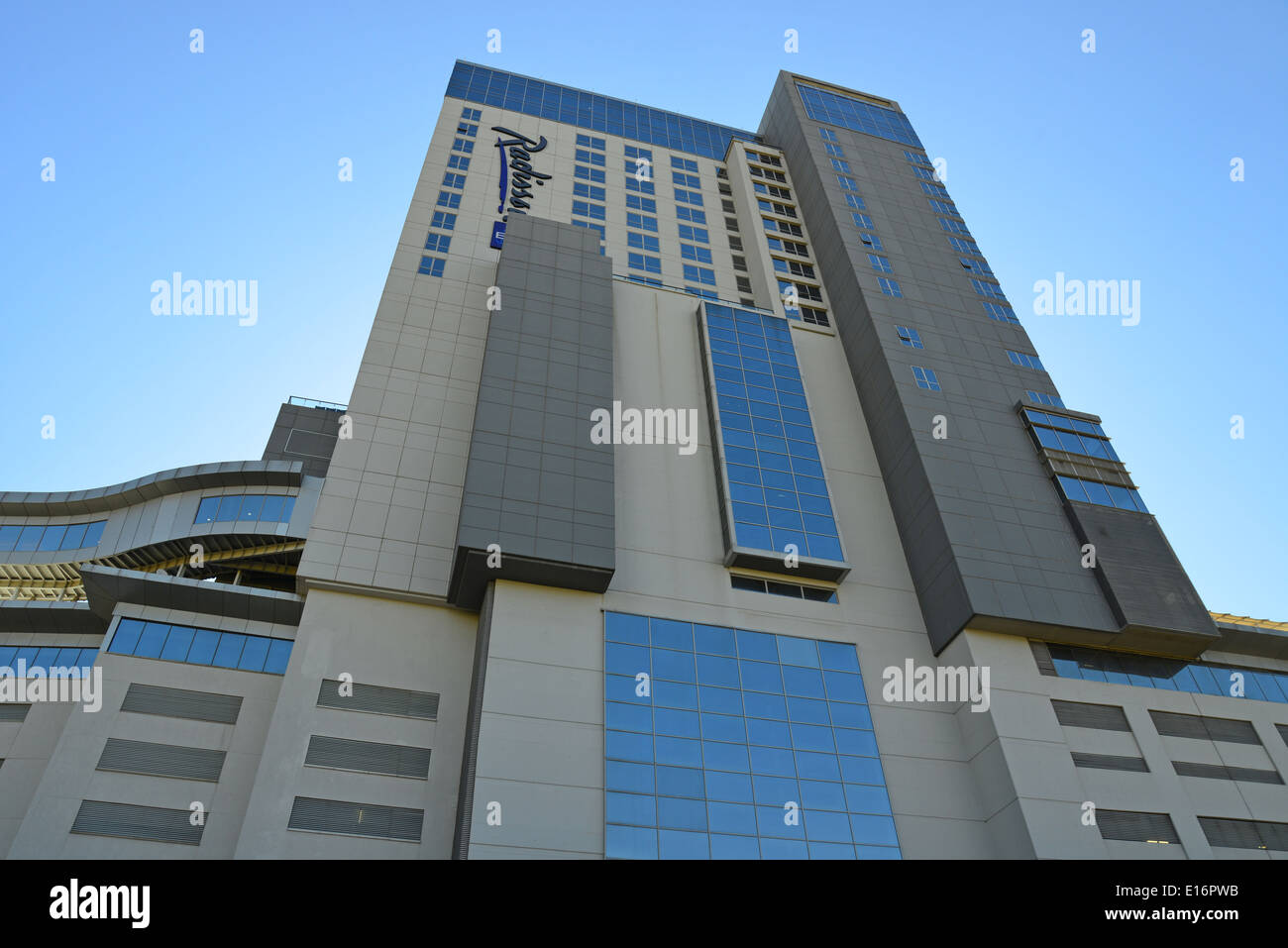 Radisson Blu Hotel, Rivonia Road, CBD, Sandton, Johannesburg, Gauteng Province, République d'Afrique du Sud Banque D'Images