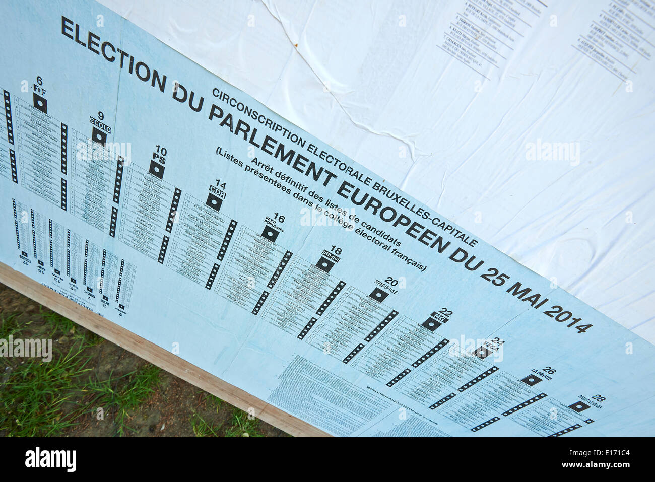 Bruxelles, Belgique. 25 mai, 2014. Élections européennes le 25 mai 2014 à Bruxelles. Panneaux d'information électorale. Crédit : Patrick Bombaert/Alamy Live News Banque D'Images