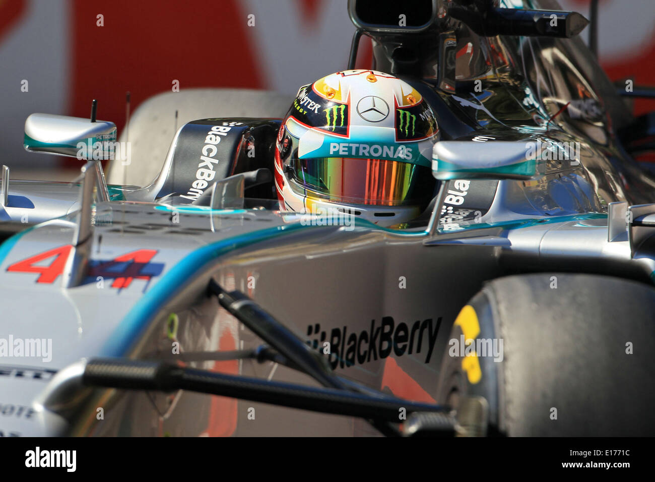 Monte Carlo, Monaco. 25 mai, 2014. F1 Grand Prix de Monaco. Lewis Hamilton conduit sa Mercedes AMG Petronas F1 W05 à la deuxième place derrière son coéquipier Nico Rosberg : Action Crédit Plus Sport/Alamy Live News Banque D'Images