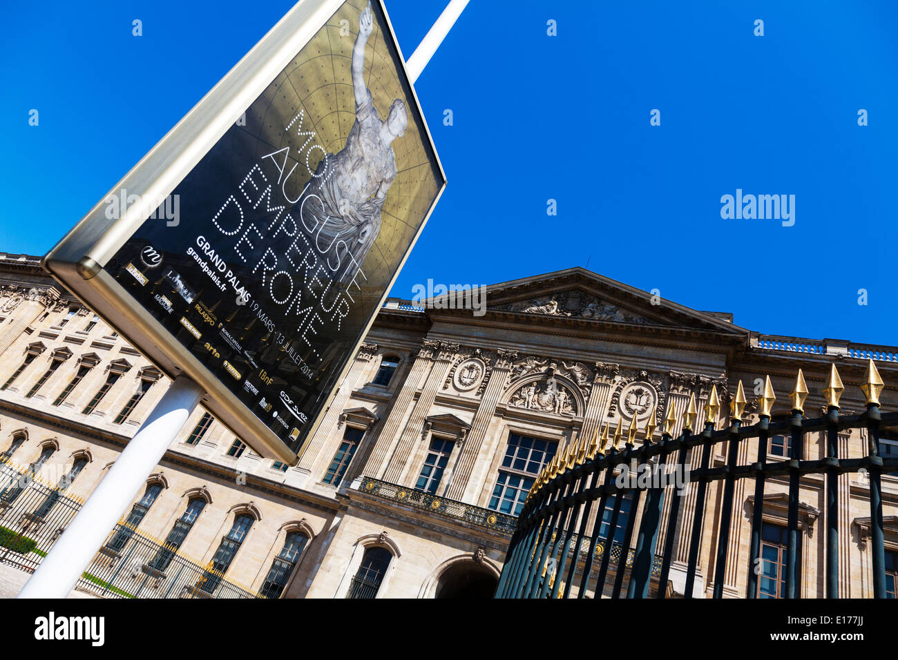 Palais, du, Louvre, palais, colonnade, à l'Est, le visage, l'Est, XVII, 17ème, siècle, la ville de Paris porte d'europe destination européenne Banque D'Images