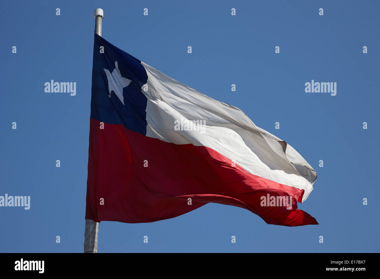 Grand drapeau bicentenaire en citoyens square Santiago Chili Banque D'Images