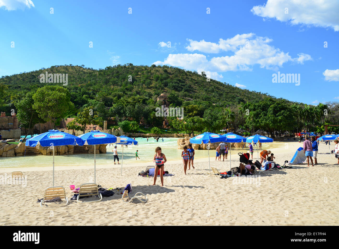 Vue sur la plage, vallée des vagues, Sun City Resort, Pilanesberg, Province du Nord Ouest de la République d Afrique du Sud Banque D'Images