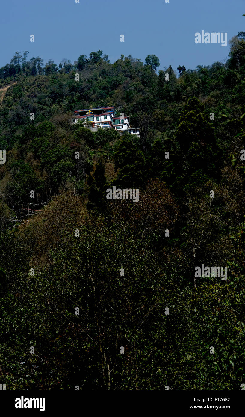 Monastère bouddhiste sur une colline au Sikkim, Inde Banque D'Images