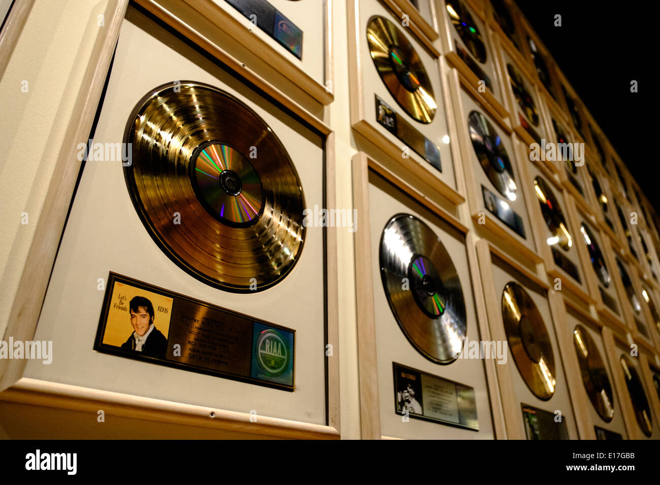 Disque d'Or Elvis Presley au Country Music Hall of Fame à Nashville, Tennessee Banque D'Images