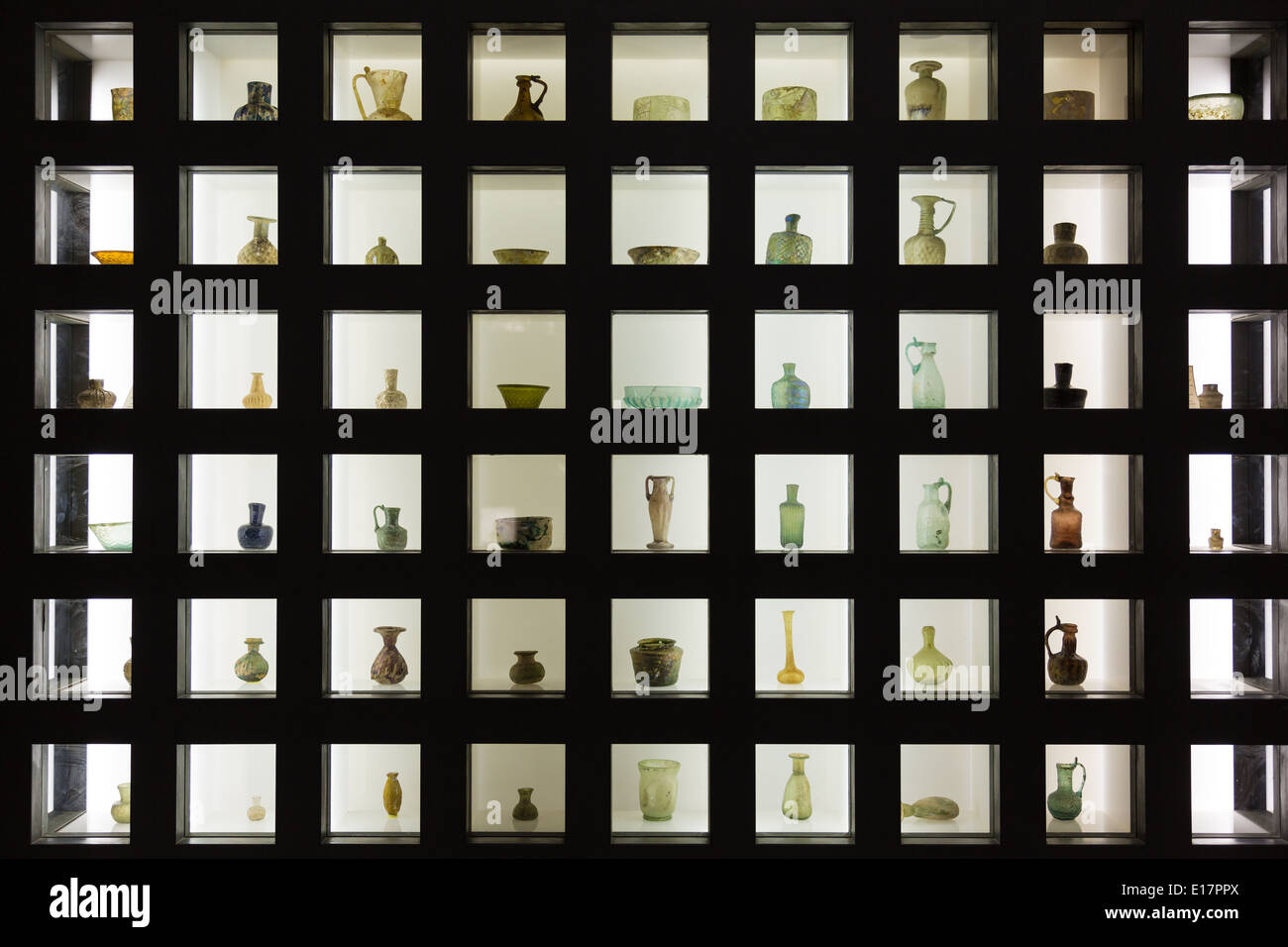 Détails sculpturaux du musée du verre et de la céramique à Téhéran Banque D'Images